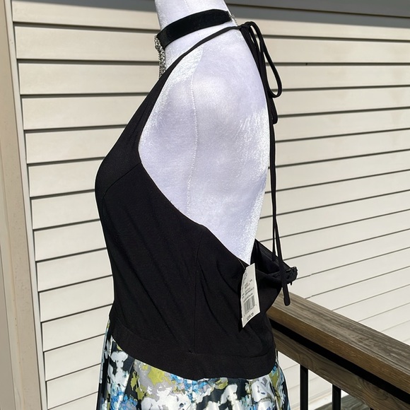 Gorgeous Halter Gown by Blondie Nites - Picture 3 of 17